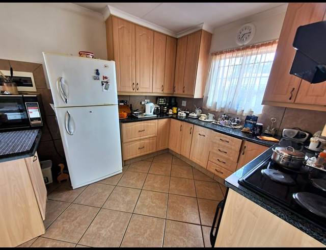 3 BEDROOM HOUSE FOR SALE IN MAGALIESKRUIN